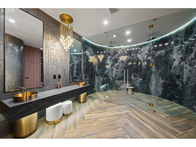 530 Ne PROVINCE Dr, Camas, WA 98607