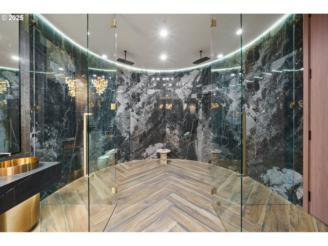 530 Ne PROVINCE Dr, Camas, WA 98607