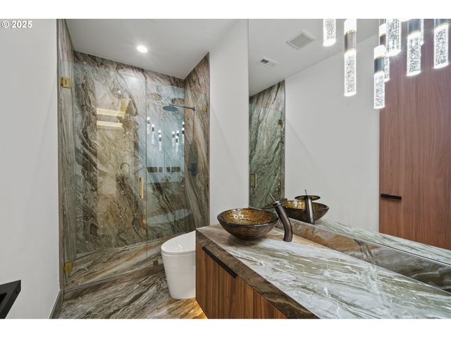 530 Ne PROVINCE Dr, Camas, WA 98607