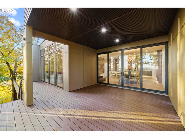 530 Ne PROVINCE Dr, Camas, WA 98607