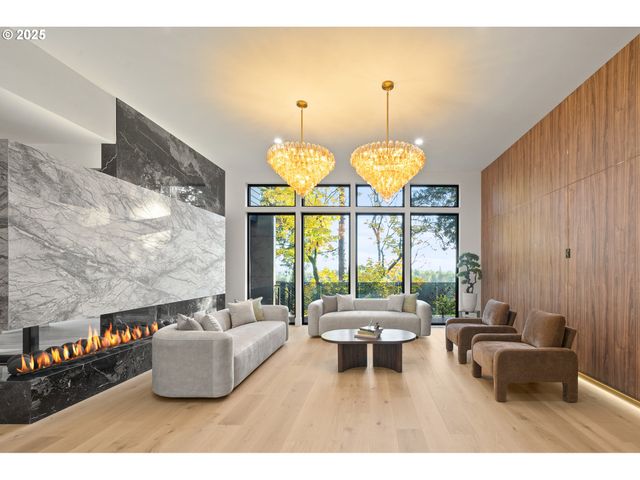 530 Ne PROVINCE Dr, Camas, WA 98607