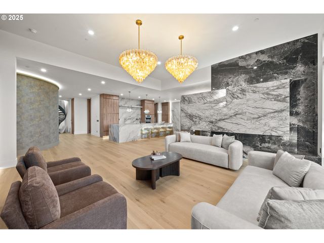 530 Ne PROVINCE Dr, Camas, WA 98607