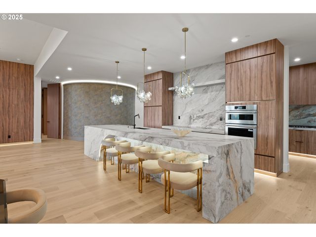 530 Ne PROVINCE Dr, Camas, WA 98607