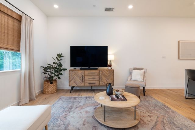 2118 N Carroll Avenue 103, Dallas, TX 75204