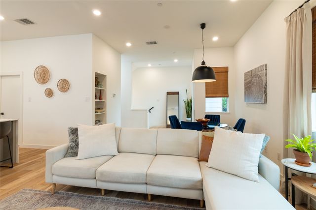 2118 N Carroll Avenue 103, Dallas, TX 75204