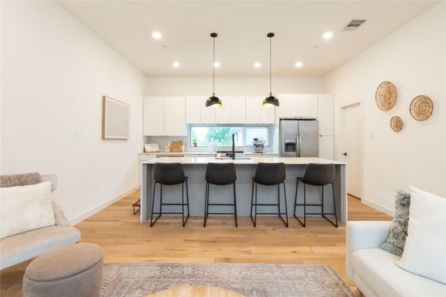 2118 N Carroll Avenue 103, Dallas, TX 75204