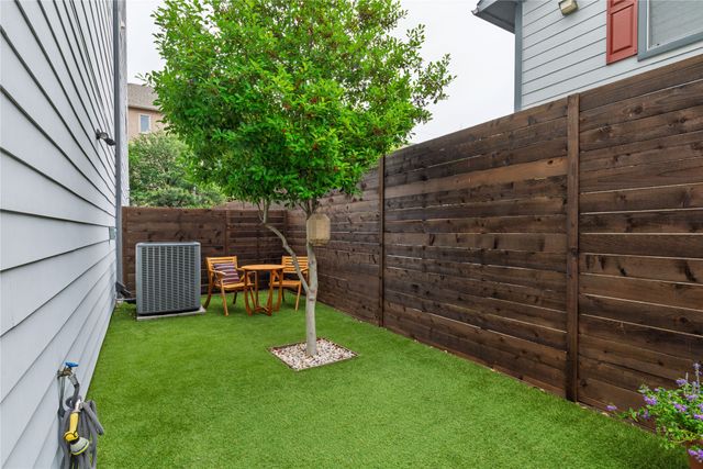 2118 N Carroll Avenue 103, Dallas, TX 75204