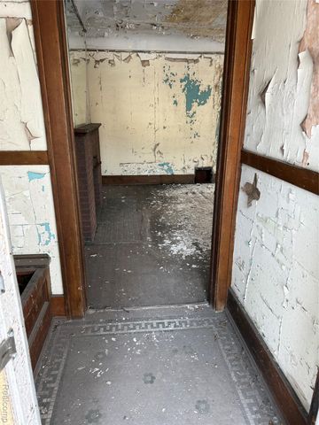 3255 Hogarth Street, Detroit, MI 48206