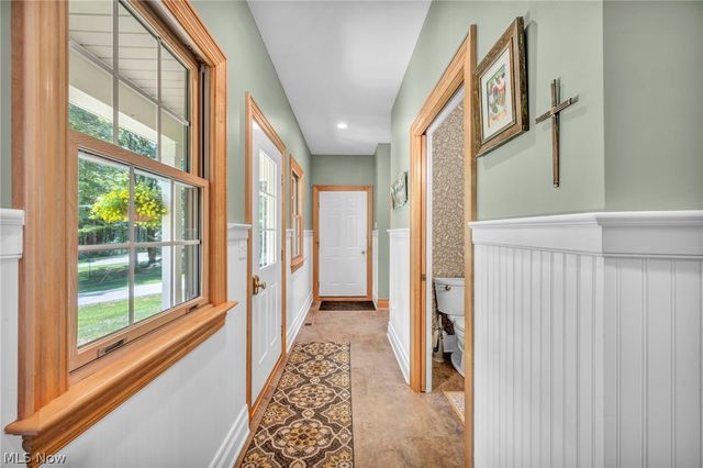 10360 Sawmill Drive, Chardon, OH 44024