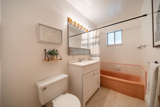 5802 Mountain View Drive, Redding, CA 96003