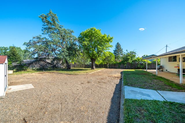 5802 Mountain View Drive, Redding, CA 96003