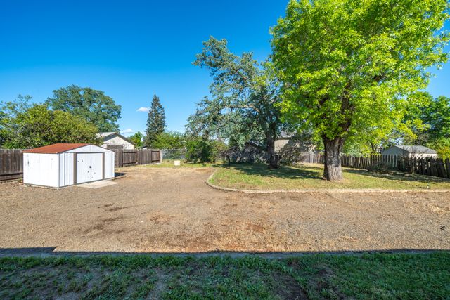 5802 Mountain View Drive, Redding, CA 96003