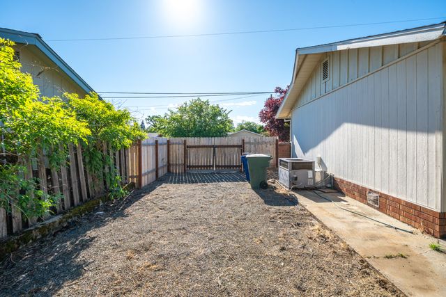 5802 Mountain View Drive, Redding, CA 96003