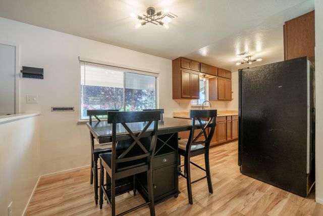 5802 Mountain View Drive, Redding, CA 96003