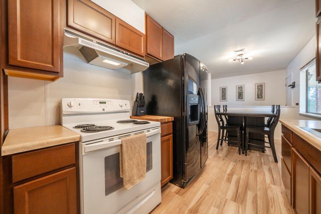 5802 Mountain View Drive, Redding, CA 96003