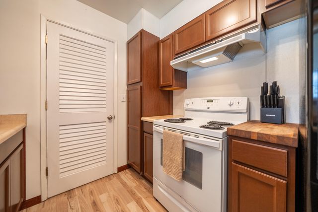 5802 Mountain View Drive, Redding, CA 96003