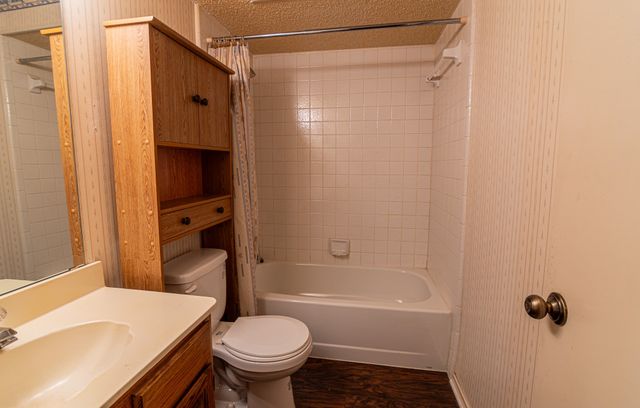 2028 Falcon Ridge Drive B, Carrollton, TX 75010