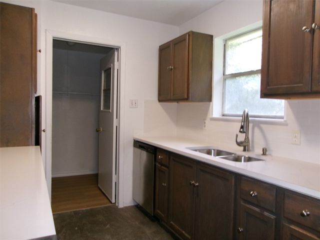 1519 Rambler Road, Arlington, TX 76014