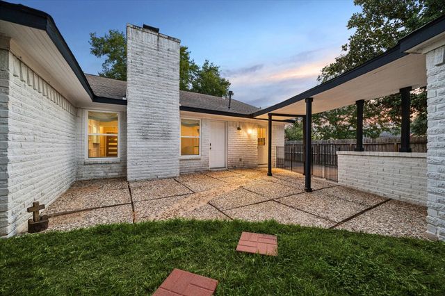 6226 Bankside Drive, Houston, TX 77096