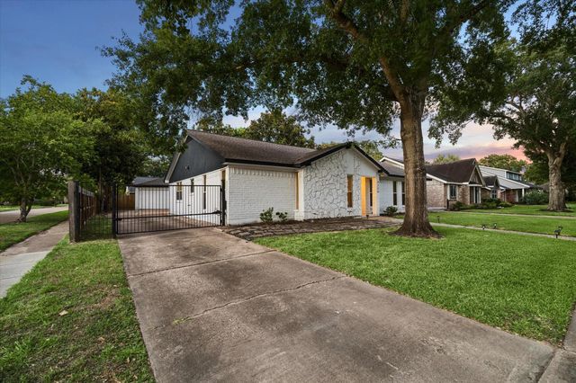 6226 Bankside Drive, Houston, TX 77096