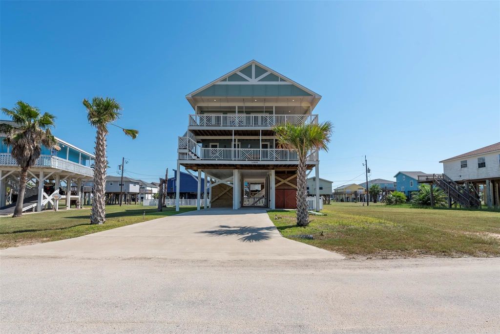 12926 Coronado Drive, Freeport, TX 77541