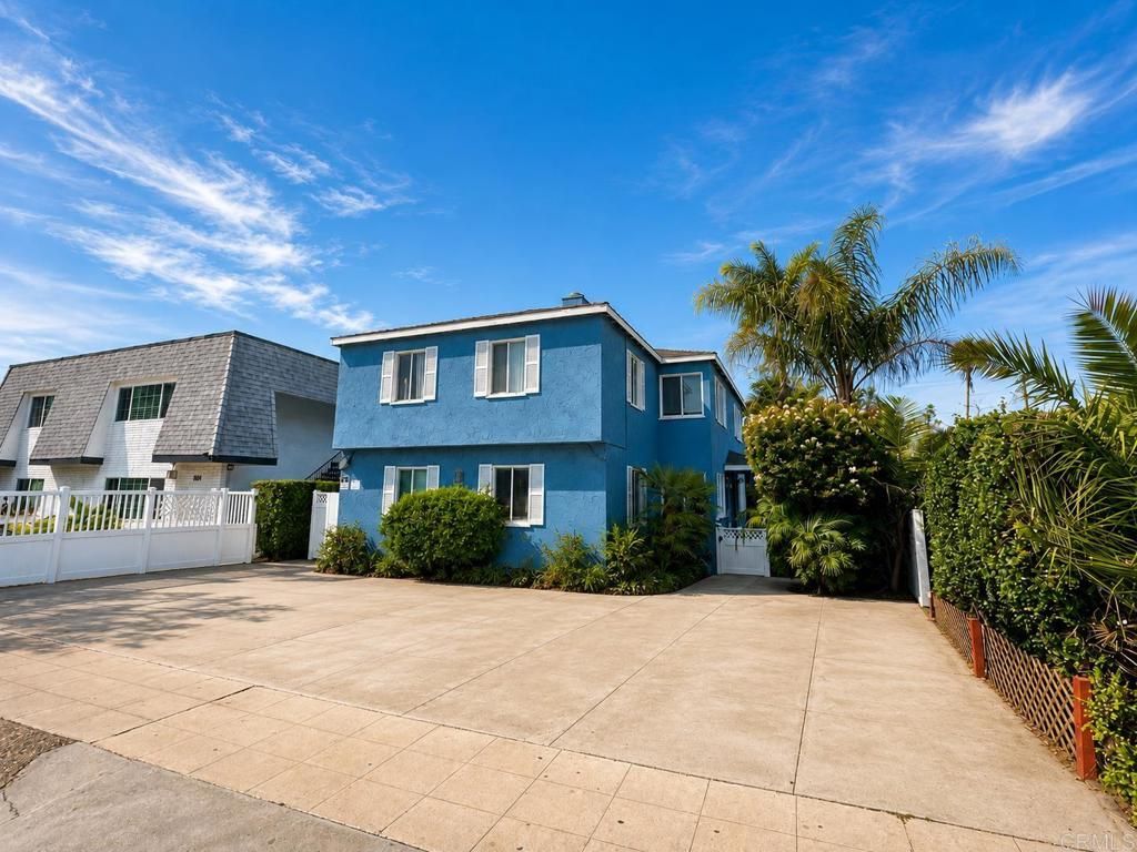 849 855 Emerald Street, San Diego, CA 92109 — photo 2