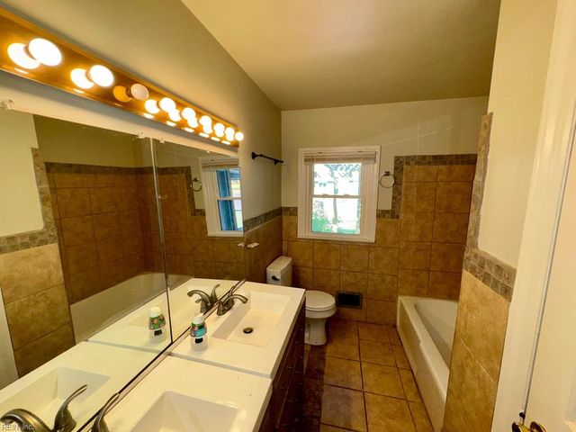 4220 Heather RD, Portsmouth, VA 23703
