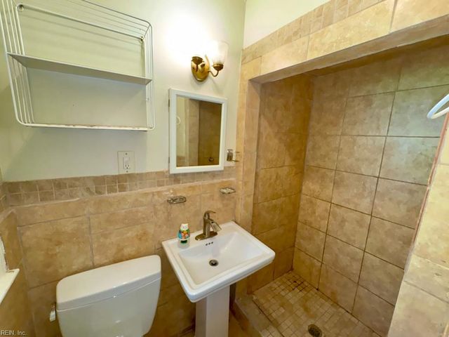 4220 Heather RD, Portsmouth, VA 23703
