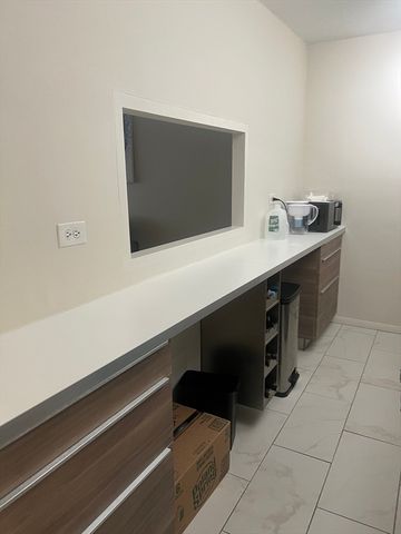 6 Whittier Place 6F, Boston, MA 02114