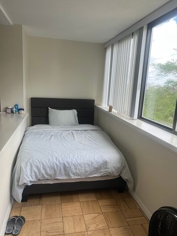 6 Whittier Place 6F, Boston, MA 02114