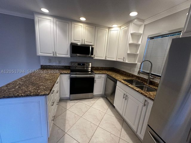 7671 W Courtyard Run W, Boca Raton, FL 33433