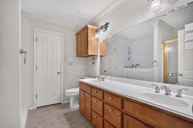 10520 Woodland Drive, Greenville, TX 75402
