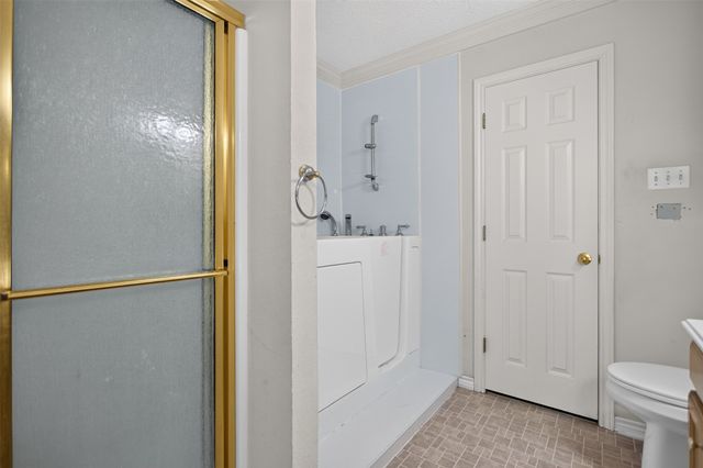 10520 Woodland Drive, Greenville, TX 75402
