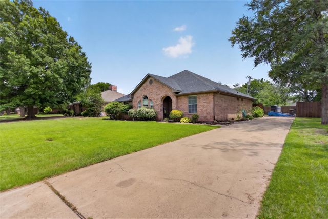 10520 Woodland Drive, Greenville, TX 75402
