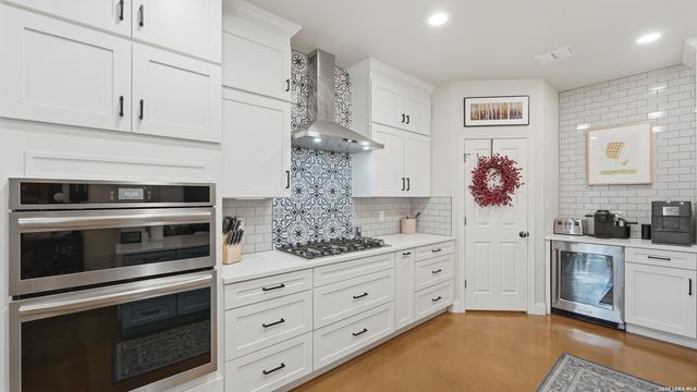 808 ELMWOOD CV, New Braunfels, TX 78130