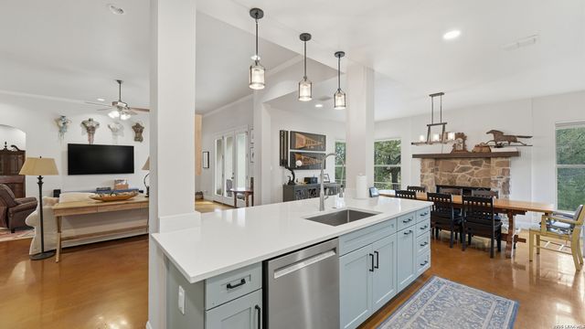 808 ELMWOOD CV, New Braunfels, TX 78130