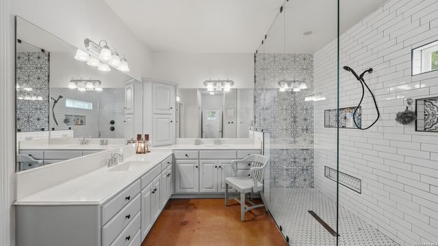 808 ELMWOOD CV, New Braunfels, TX 78130