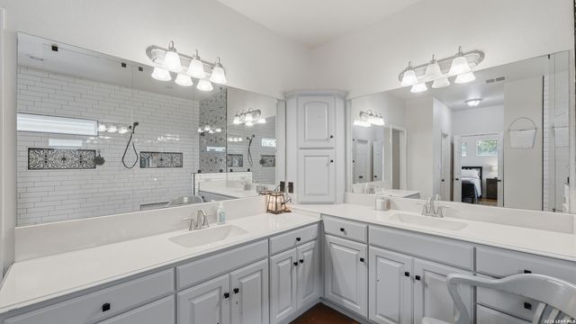 808 ELMWOOD CV, New Braunfels, TX 78130