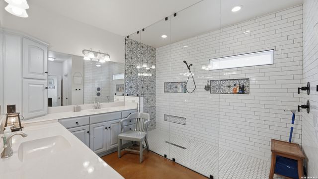 808 ELMWOOD CV, New Braunfels, TX 78130