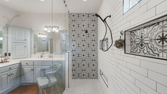 808 ELMWOOD CV, New Braunfels, TX 78130