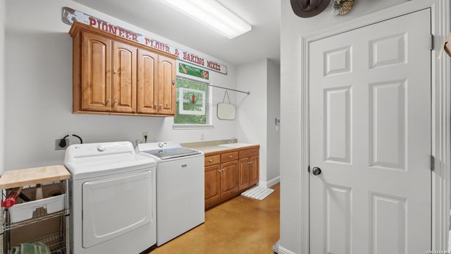 808 ELMWOOD CV, New Braunfels, TX 78130