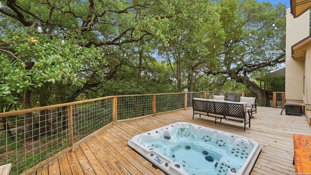 808 ELMWOOD CV, New Braunfels, TX 78130