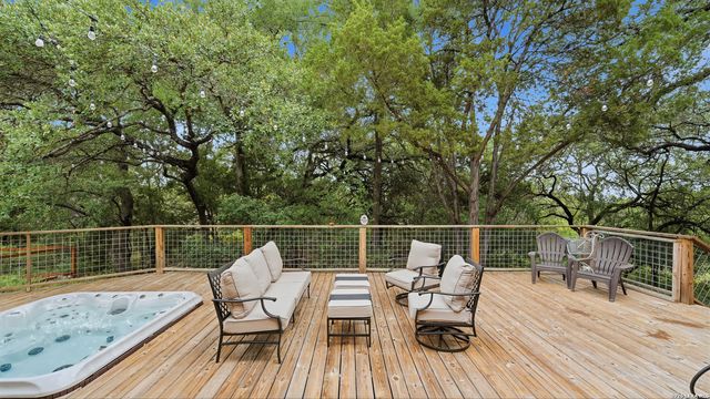 808 ELMWOOD CV, New Braunfels, TX 78130