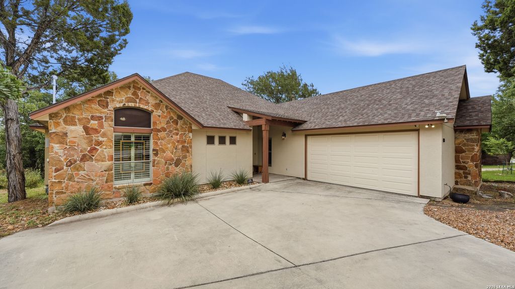 808 ELMWOOD CV, New Braunfels, TX 78130