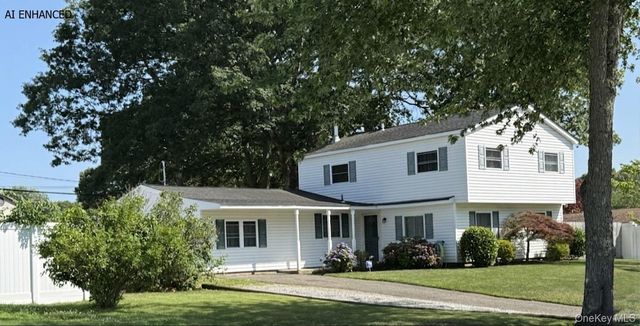 9 College Hills Drive, Farmingville, NY 11738