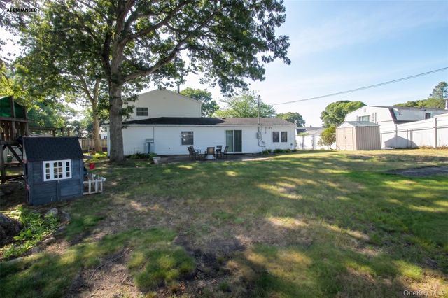 9 College Hills Drive, Farmingville, NY 11738