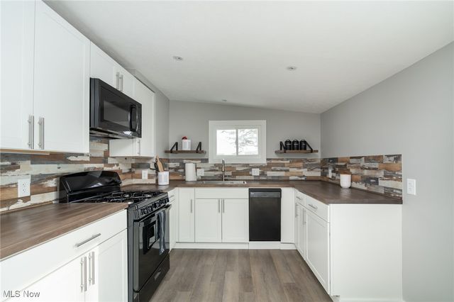 553 Purdue Avenue, Elyria, OH 44035