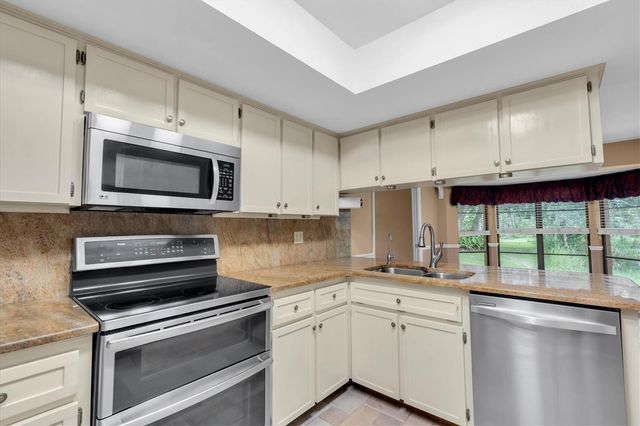 6812 RIDGE TOP DRIVE, New Port Richey, FL 34655