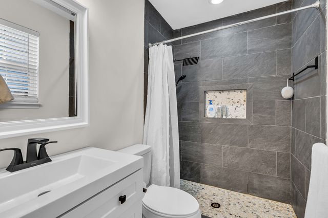 2702 Batavia St, Nashville, TN 37208