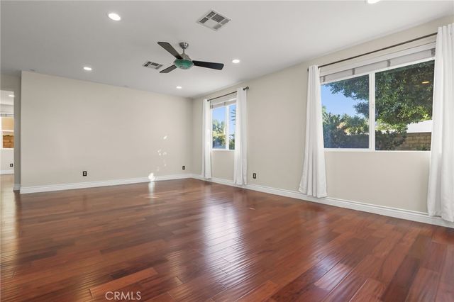 7036 Sausalito, West Hills, CA 91307